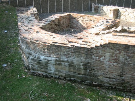 Ostaci obrambenih zidina rimske Siscije u Sisku, 1.-3. st